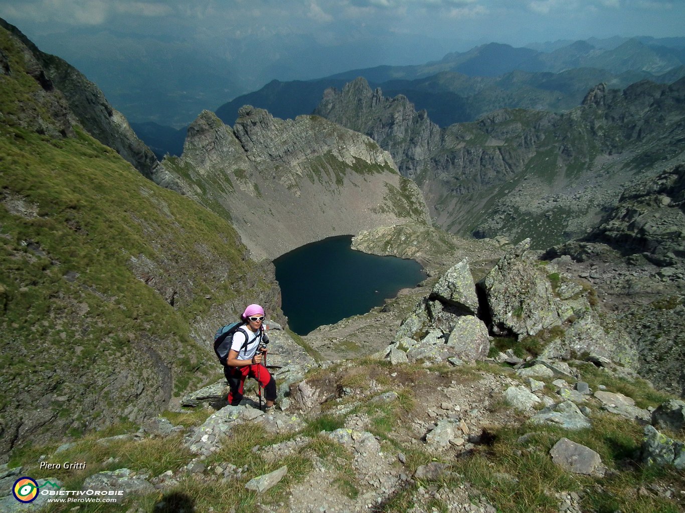 01 Vista sul Lago Rotondo dal Passo del Paradiso.JPG